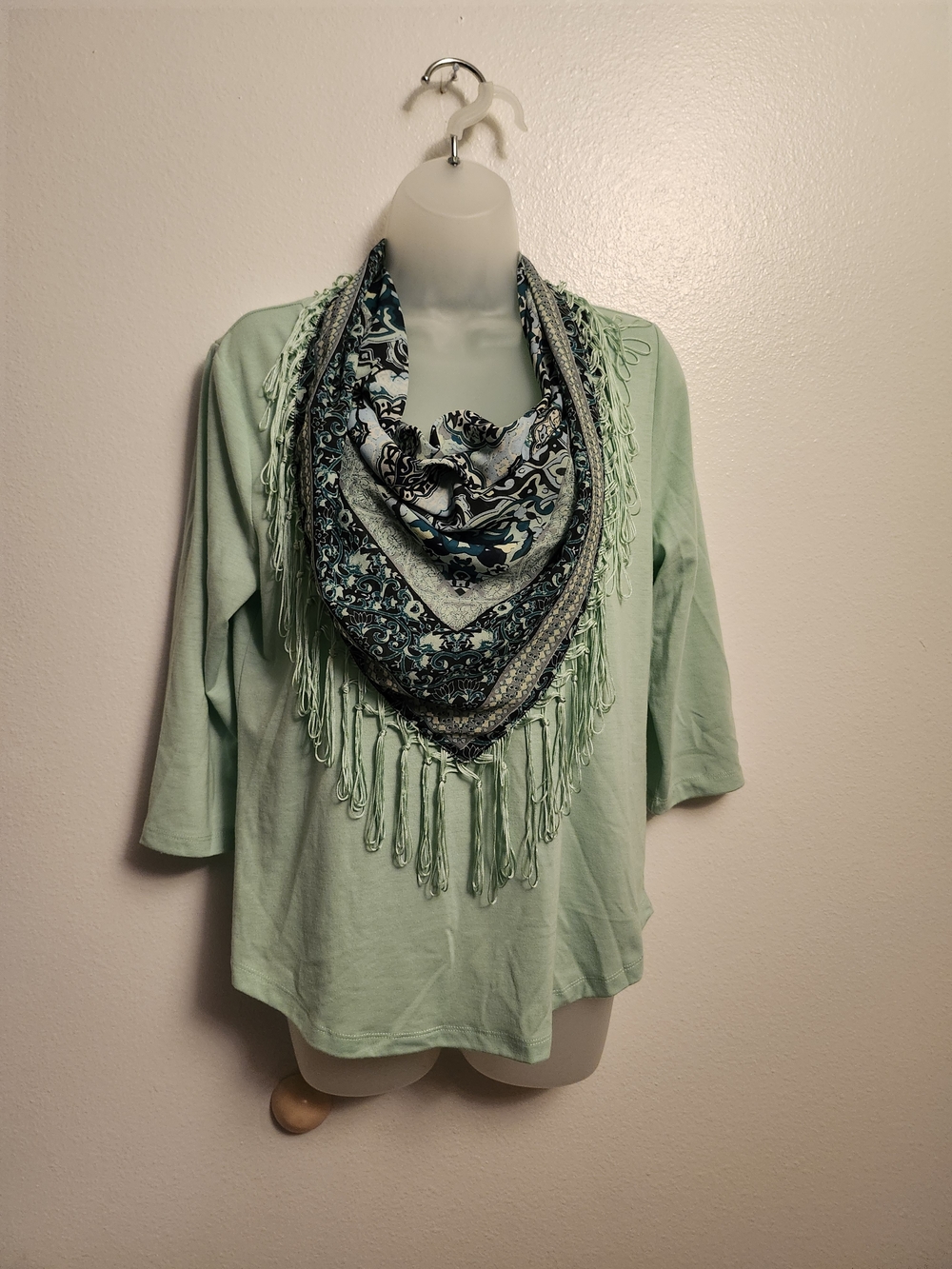 Christopher & Banks Petite Mint 3/4 Sleeve Top W/Navy&Teal Paisley Fringe Scarf